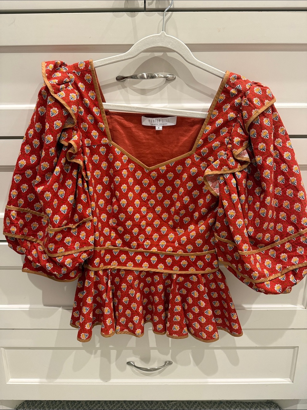 Hunter Bell top size 6 GUC
